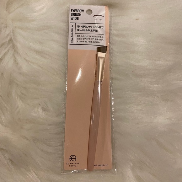AC Make Up Tokyo Wide Eyebrow Brush. Light Pink - Picture 1 of 4